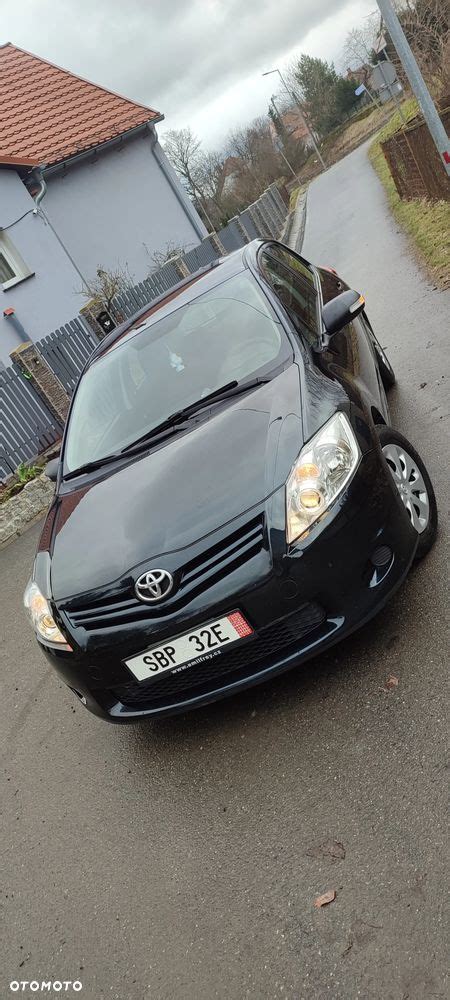 U Ywane Toyota Auris Pln Km Otomoto