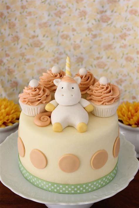 10 Amazing Unicorn Cakes – LuvThat