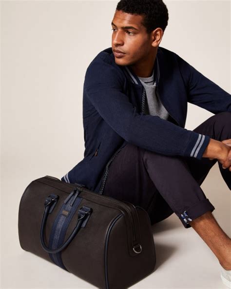 Stylish Bags and Backpacks For Men | A Guide Before You Buy