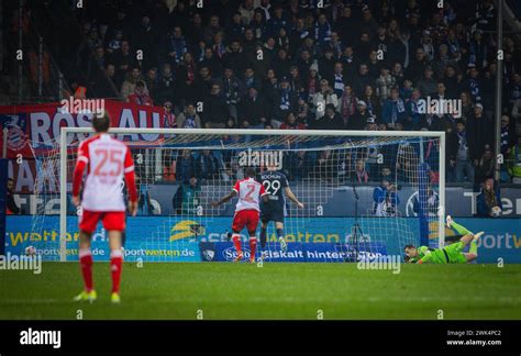 Bochum Germany 18th Feb 2024 Tor Zum 1 1 Gegen Torwart Manuel Neuer