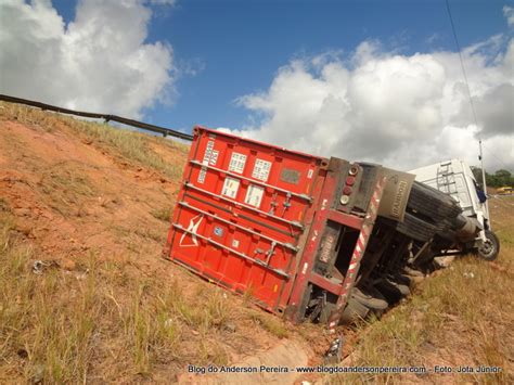 Acidente Carreta Tomba Em Ribanceira Na BR 101 Blog Do Anderson