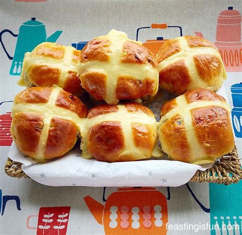 Ginger Date Hot Cross Buns Feasting Is Fun