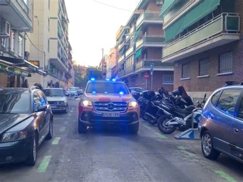 Graves Una Mujer Y Un Hombre Por Un Golpe De Calor En Ciudad Lineal Y