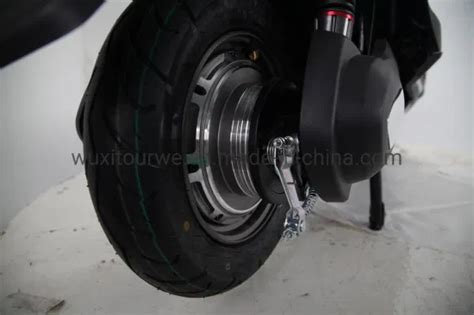 Eec Certificate Hot Sold Electric Scooter Electric Bike Chaowei Battery Cst Tire Long Range