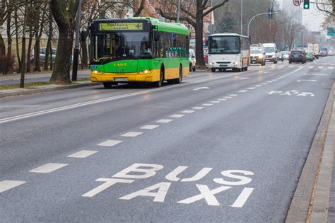 Wpuszczą auta na buspasy