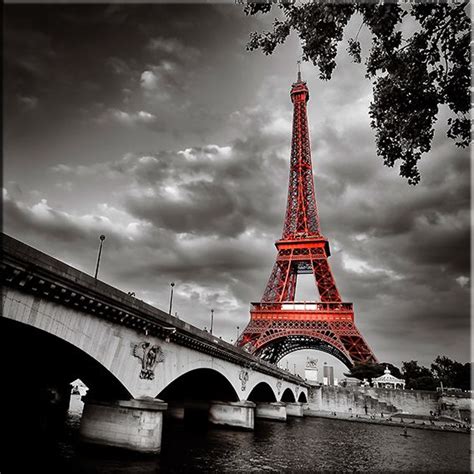 Photos La Tour Eiffel En Noir Et Blanc Et Rouge Photo Noir Et Blanc