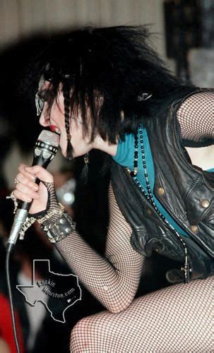 Pin By Lyam White On Movies Music Media Siouxsie Sioux Siouxsie