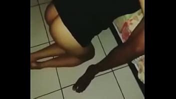 Esposa Amamantando A Su Amante Mientras El Marido Se Masturba XVIDEOS