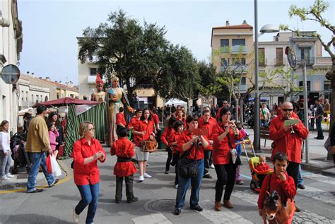 Celebració de la diada de la botiga al carrer CassàDigital cat