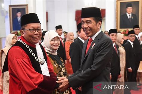 Presiden Jokowi Lantik Arsul Sani Jadi Hakim Konstitusi ANTARA News