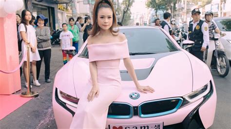 Dàn xe hoành tráng của hot girl Sam người vừa bị phát hiện xóa bài