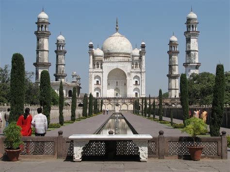 Bibi Ka Maqbara Historical Facts and Pictures | The History Hub