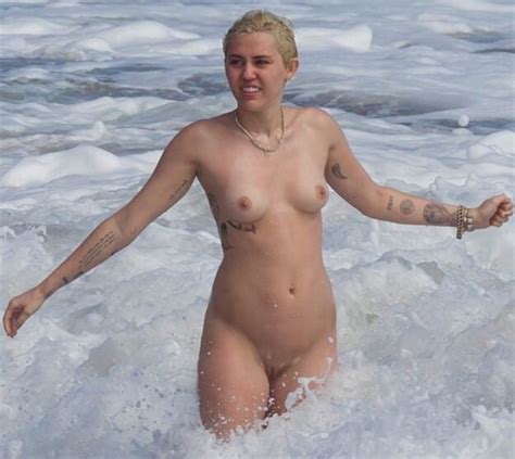 Celebooty 1 Miley Cyrus Nude Leaked Fappening 6 624x558 Porn Pic