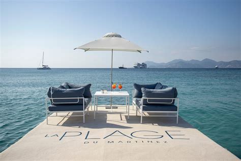 OUVERTURE DE LA PLAGE DU MARTINEZ SUR LA CROISETTE A CANNES Sorties