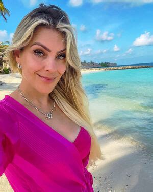 Renata Fan Leaked Nude Photos And Videos