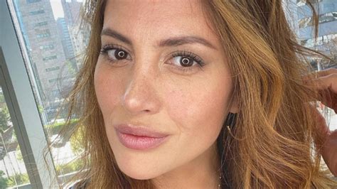 Karen Bejarano se llenó de piropos con primaveral video en bikini Radio Corazón