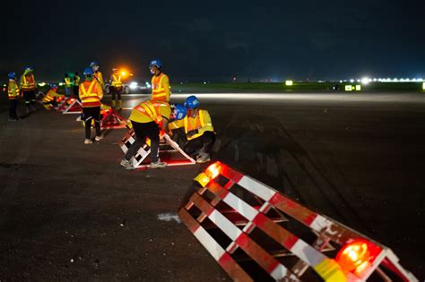 In Pictures Hong Kong Airports Third Runway Opens As Cathay Cargo