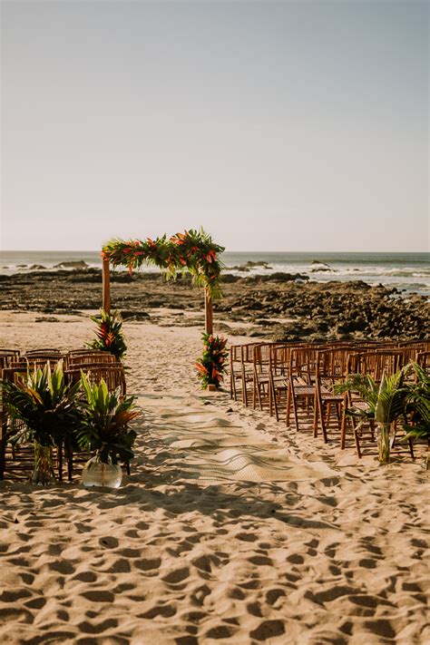 Dance Party Meets "Pura Vida" At This Cala Luna Boutique Hotel Wedding ...