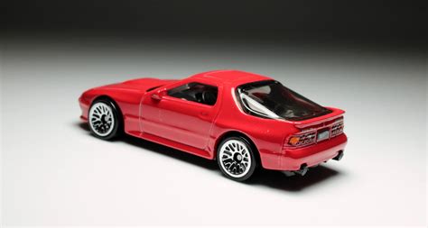Lançamento Hot Wheels Mazda Savanna RX FC S