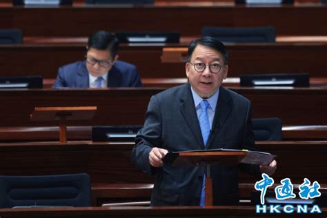 香港政務司司長陳國基出席立法會會議 圖集 香港中通社