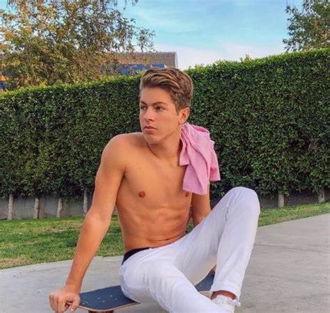 Ben Azelart biography- age, net worth, height, girlfriend, parents