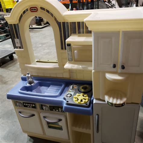 LITTLE TIKES KITCHEN - Big Valley Auction