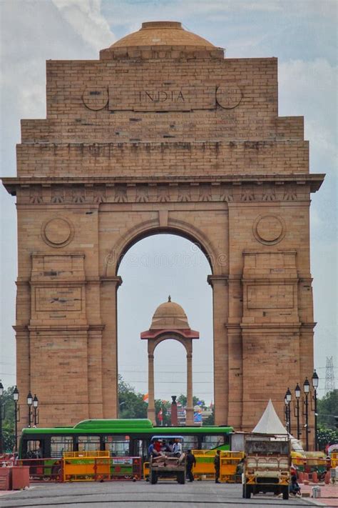 India gate, New Delhi editorial stock photo. Image of tourism - 264349928