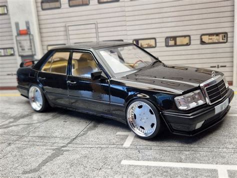 MCG 1:18 - Model car - Mercedes Benz E-Klasse W124 - 1990 - voozien van unieke AMG velgen - Catawiki