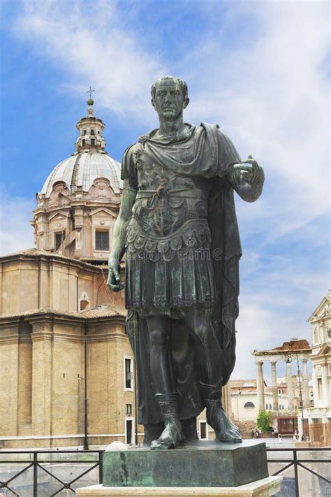 Estatua Del Emperador Julius Caesar Imagen De Archivo Imagen De C Sar