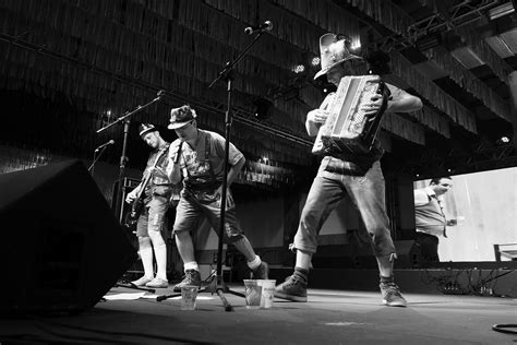 Fotoğraf : siyah ve beyaz, grup, sokak, konser, canlı, Enstrüman
