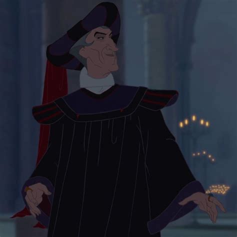 Pin By Skycielaa On Claude Frollo Disney Villain Costumes Evil