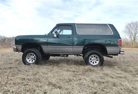 1993 Dodge Ramcharger at Indy 2020 as G137 - Mecum Auctions