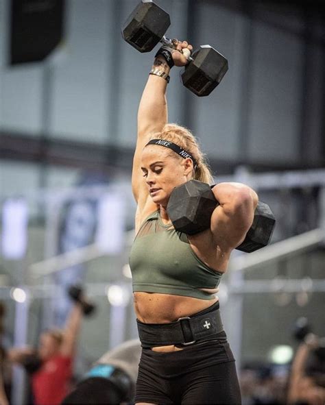 Pin By Ingrid Rangel On Sara Sigmundsdóttir Muscular Women Crossfit Women Muscle Women