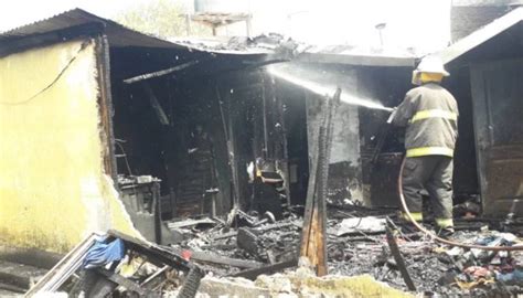 Un incendio destruyó por completo una vivienda en el barrio Justo