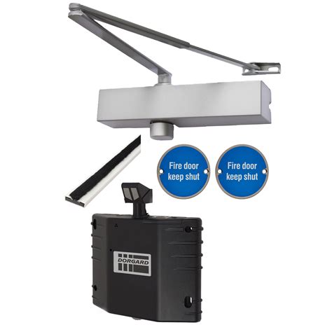 Medium Duty Lever Door Handle on Rose Fire Door Kit with Hold Open