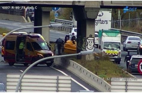 Un helicóptero se estrella en plena M40 de Madrid