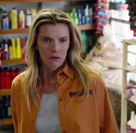 Betty Gilpin Nude Photos Scenes And Porn Video Scandal Planet