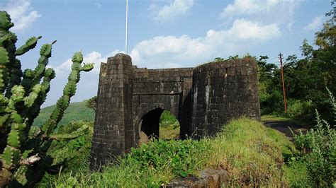 The Top 7 Forts Near Pune: Maharashtra Historical Marvels - indiachal