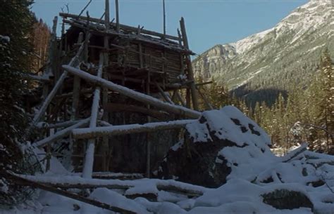 5. THE EDGE (1997) - The 15 Coolest Cabins In Movies | Complex