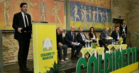 Congresso Coldiretti Acquaroli Firma La Petizione Contro Il Cibo