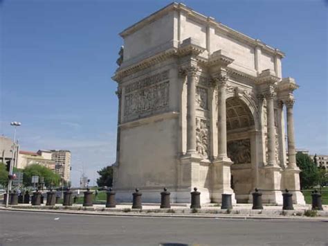 Marseille Architecture | List of Famous Marseille Buildings and Landmarks