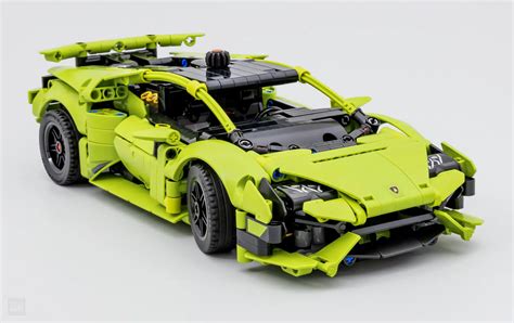 Review: LEGO Technic 42161 Lamborghini Huracán Tecnica - HOTH BRICKS