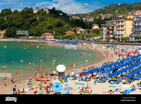 Touristen Auf Dem Strand Lerici Provinz La Spezia Ligurien Italien