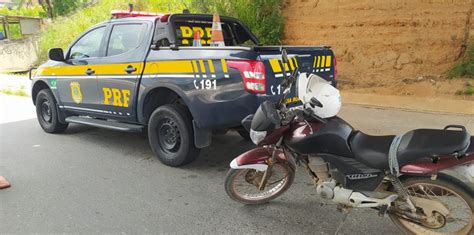 Prf Tira De Circula O Motociclista Inabilitado Que Conduzia Sob