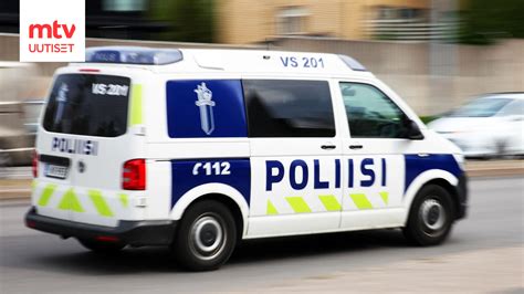 57 vuotias mieskuljettaja ajoi ulos tieltä ja menehtyi Juvalla Poliisi