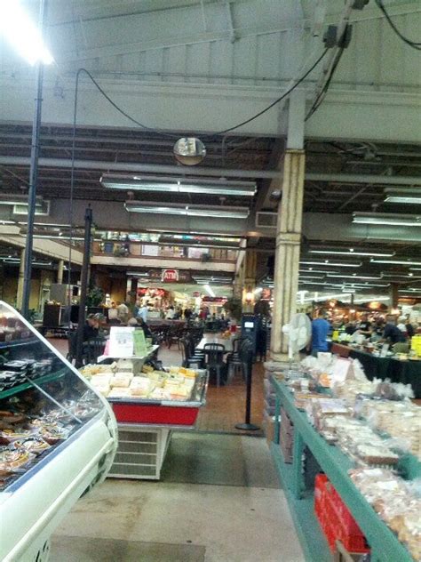 Hartville Marketplace and Flea Market, 1289 Edison St NW, Hartville, OH ...