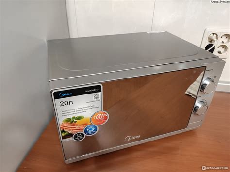Микроволновая печь Midea MM720C4E-S - «Зеркальная микроволновка? Хм ...