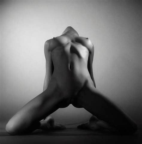 Picture Tagged With Skinny Black And White Art Small Tits Tummy FAPcoholic