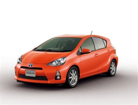 Toyota to unveil new hybrid model at motor show