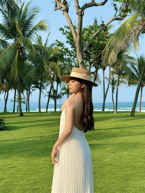 Cuộc sống của mới của hot girl Nhật Lê sau năm chia tay Quang Hải đính hôn thiếu gia